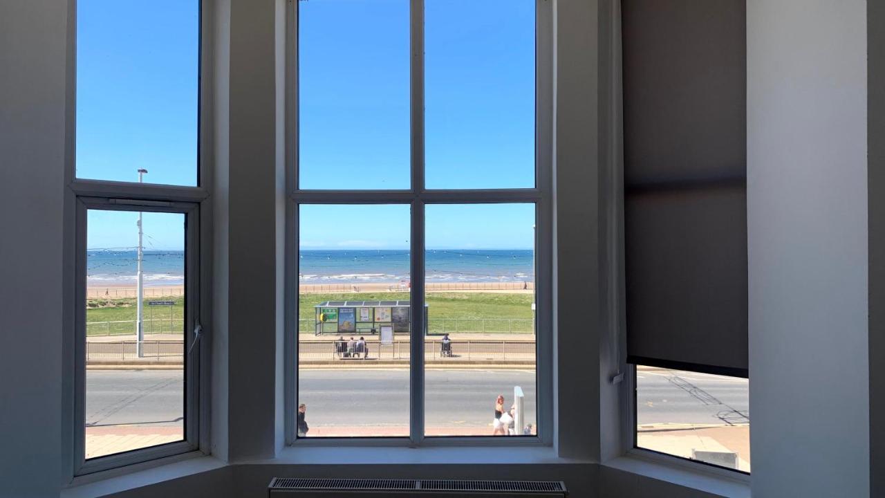 Skye Oceans Hotel Blackpool Bagian luar foto