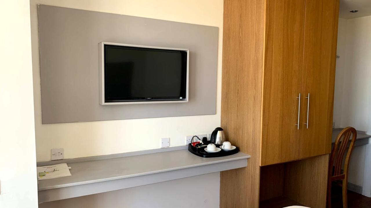 Skye Oceans Hotel Blackpool Bagian luar foto