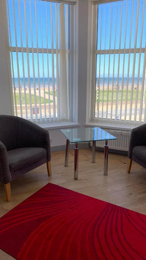 Skye Oceans Hotel Blackpool Bagian luar foto