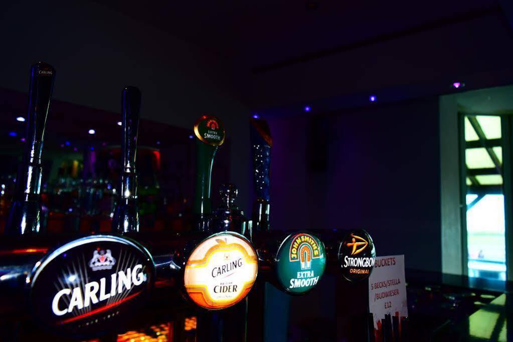 Skye Oceans Hotel Blackpool Bagian luar foto
