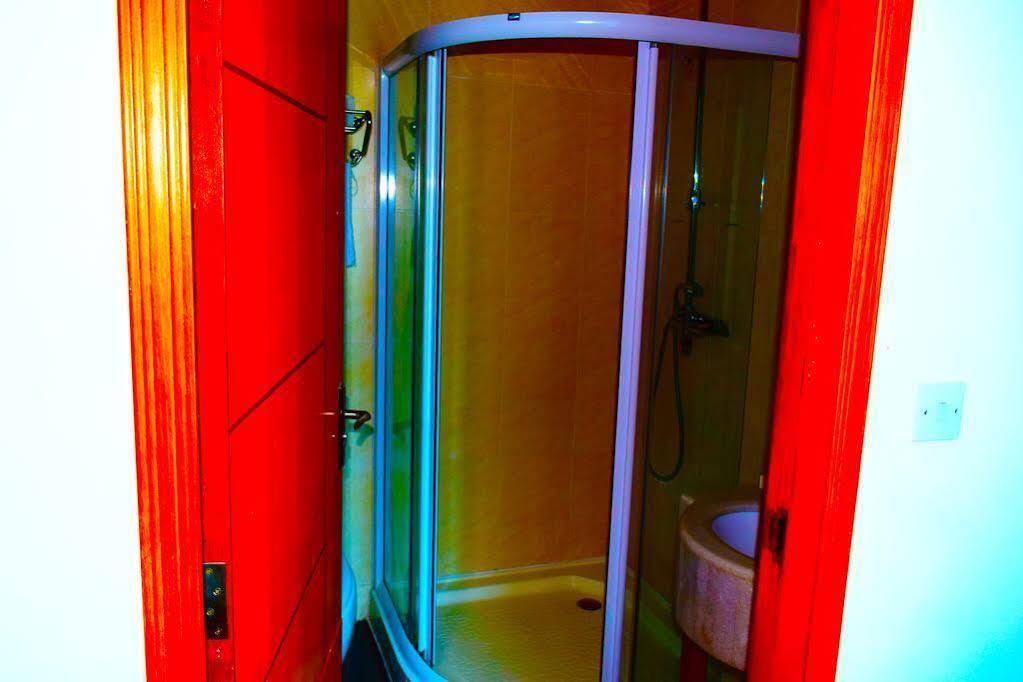 Skye Oceans Hotel Blackpool Bagian luar foto
